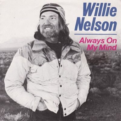 Always on my mind - Diverse artiesten
Ik kan hier zeer veel namen schrijven. Van Elvis Presley tot Pet shop boys, in vele genres en talen werd dit nummer uitgebracht. Mamas jasje maakte er in 1992 zonder verhaal van
De versie van Willy Nelson werd in 1982 uitgeroepen tot Song of the year
Maar wie was er nu de eerste? Wel dat was BJ Thomas.
De man nam in 1970 het nummer op als bonus track op zn elpee Raindrops keep falling on my head.
Het nummer zou in minder dan 10 minuten geschreven zijn door het trio Thompson, Jams en Christopher.